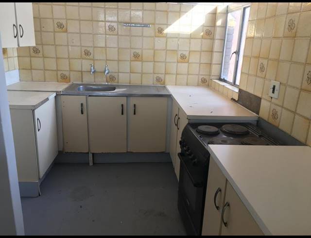 2 BEDROOM APARTMENT FOR SALE IN SUNNYSIDE